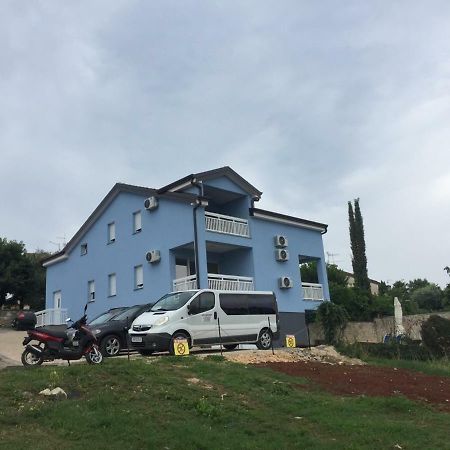 Apartmani Ivkovic Funtana Exteriör bild