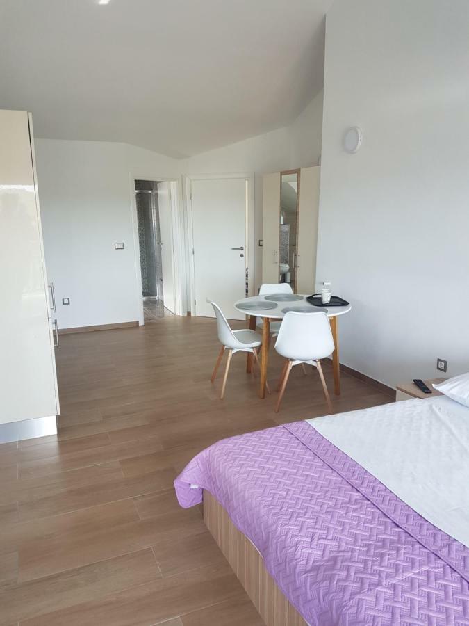 Apartmani Ivkovic Funtana Exteriör bild