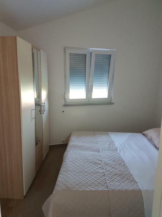 Apartmani Ivkovic Funtana Exteriör bild